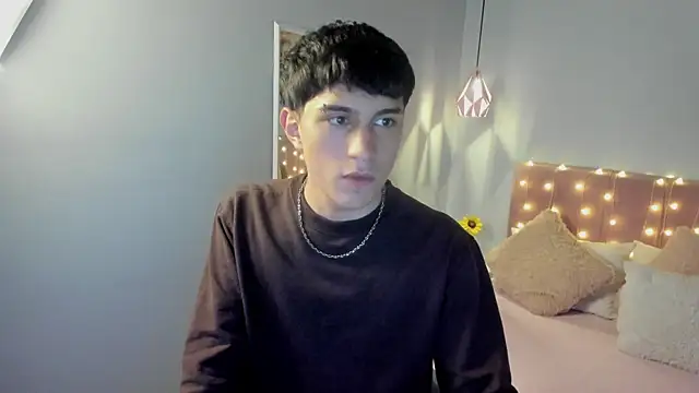 ryan_valentino webcam