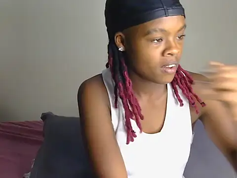Nicole_ness webcam