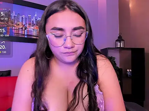 Lucyy_tits webcam