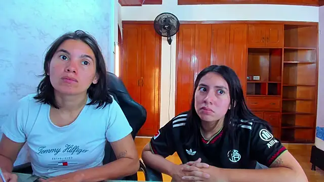Soffy_and_Emily webcam