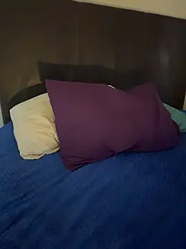 SweetHushviolet webcam