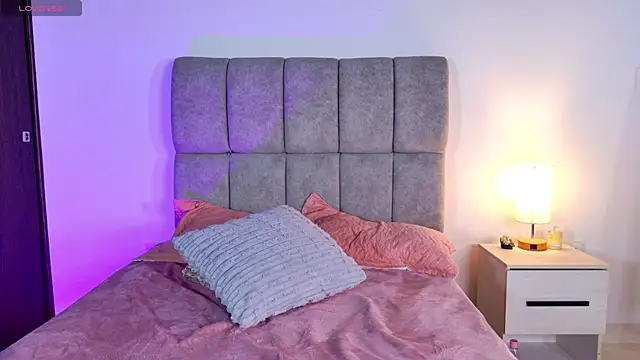 melanie_hills webcam