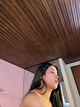 LunaMoore_Pink webcam