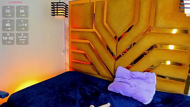 Violett_Cinnamon webcam
