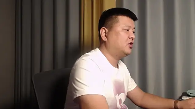 zhang1118 webcam