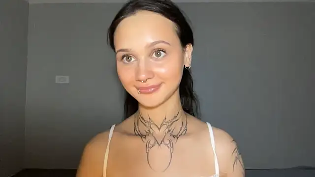 MayraLucarelli webcam