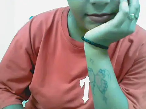 LovingPihu webcam