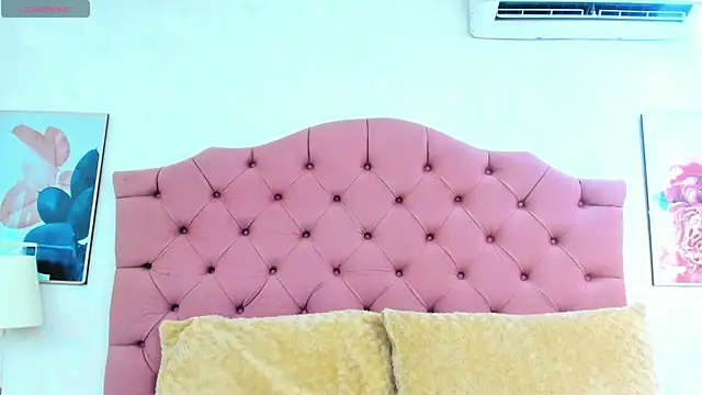 ThyaraJhons webcam