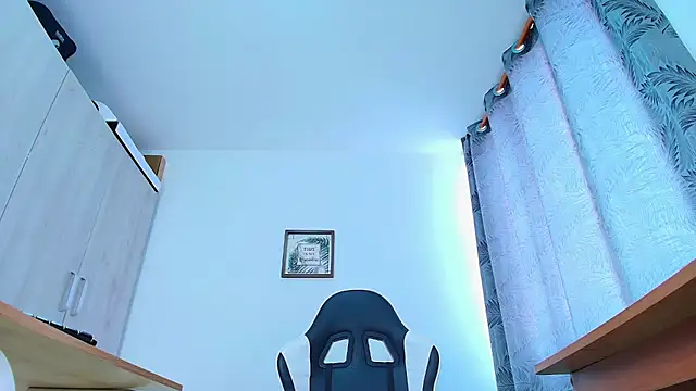 naomi_diamond_ webcam