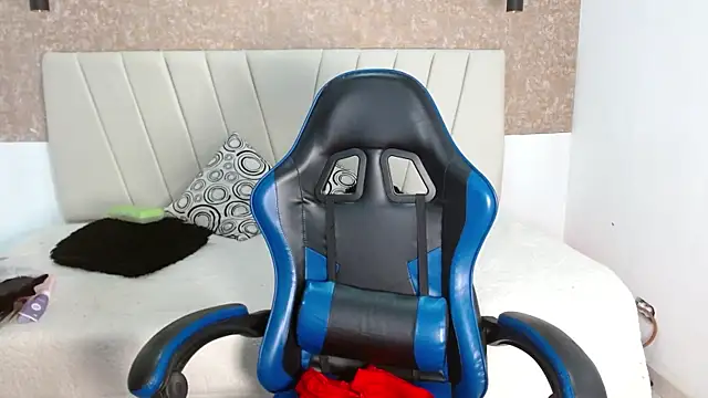 AliceSmity__ webcam