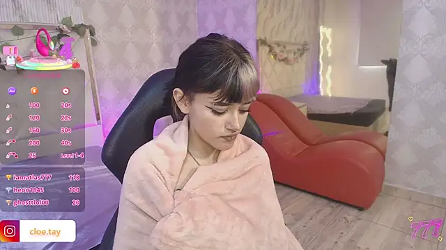 Cloee_tay1 live cam on StripChat
