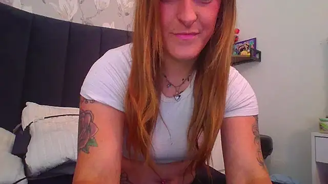 LucyRoseMae webcam