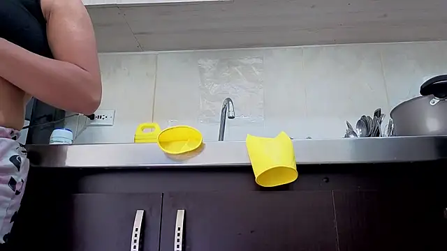 sweetblonde111 webcam