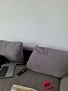 Luna_Veil live webcam