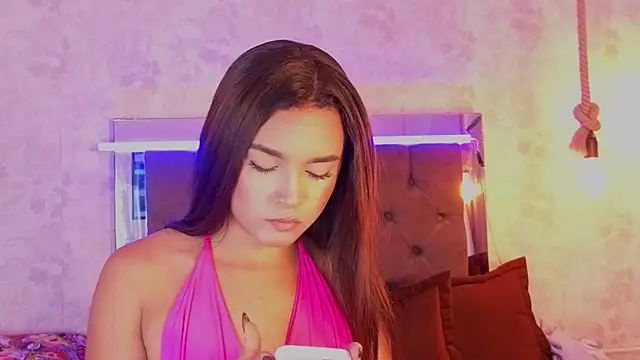 kathira_londres live cam on StripChat