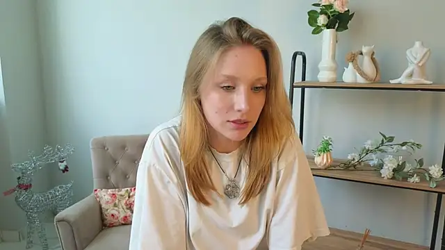 Elizabeth_Hunt live cam on StripChat