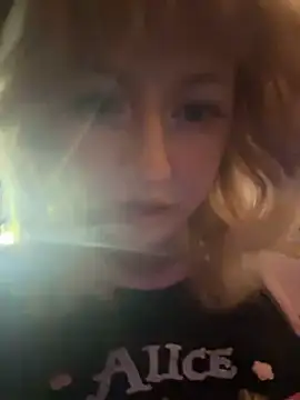 RonnieKiss webcam