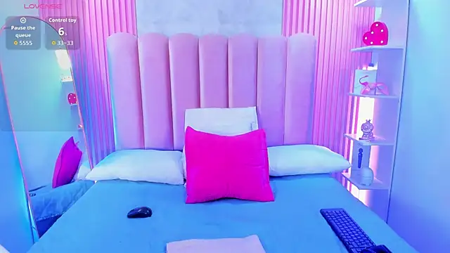 ArianaRougee webcam