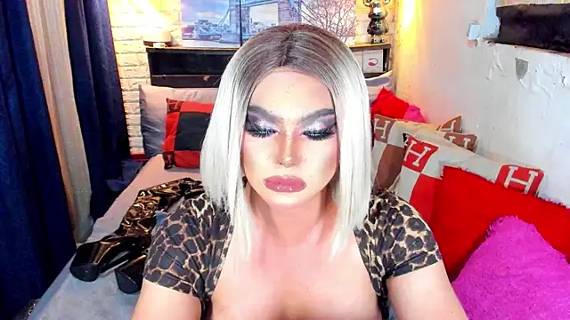 BlondePlaymateQueen webcam