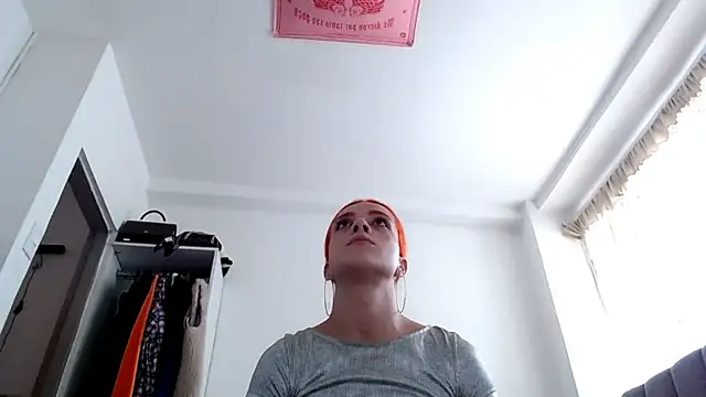 saara_johnson496 live sex cam