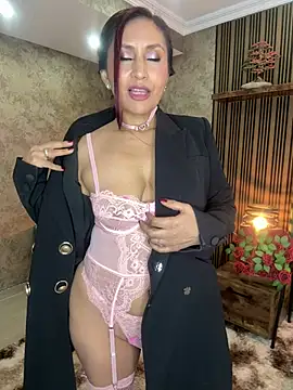 MonicaMoret live cam on StripChat