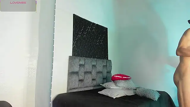 Liamsubtle01 Live Web Cam Show