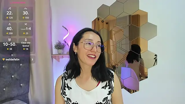 Ginevra_esposito live cam on StripChat