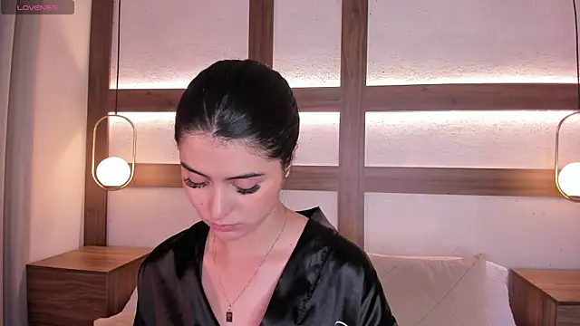 SarhaVega live cam on StripChat
