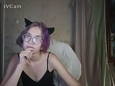 Alessa_Kiss live cam on StripChat