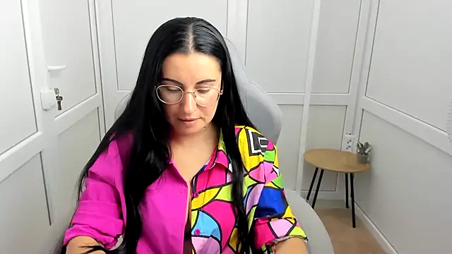 ChloeVibee live cam on StripChat