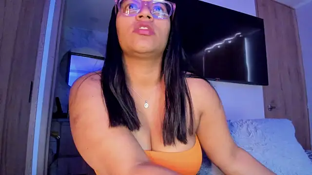 iriss_25 live cam on StripChat