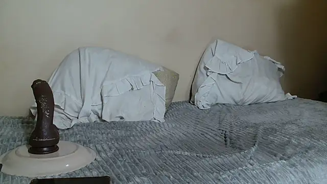 KinkyJXxX webcam