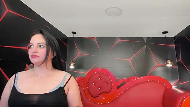 JimenaHills1 live cam on StripChat
