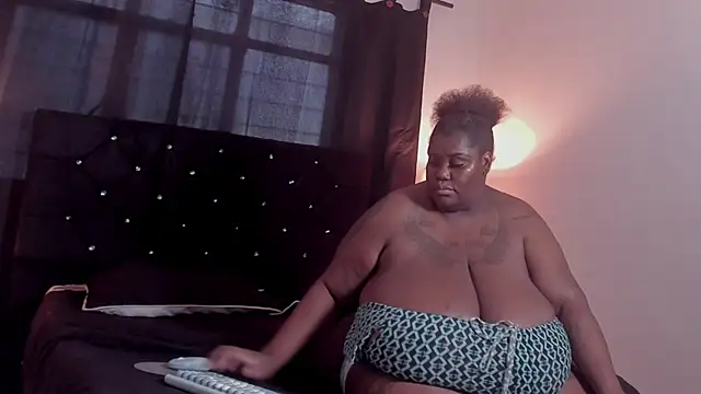 EvelynBlak1 webcam