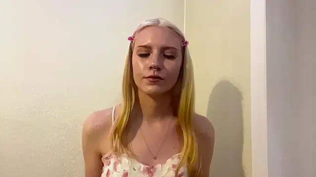 LanaLivee webcam