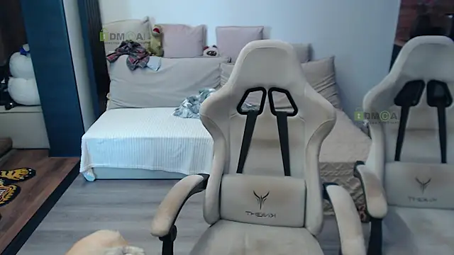 Sunny-Girl1 webcam