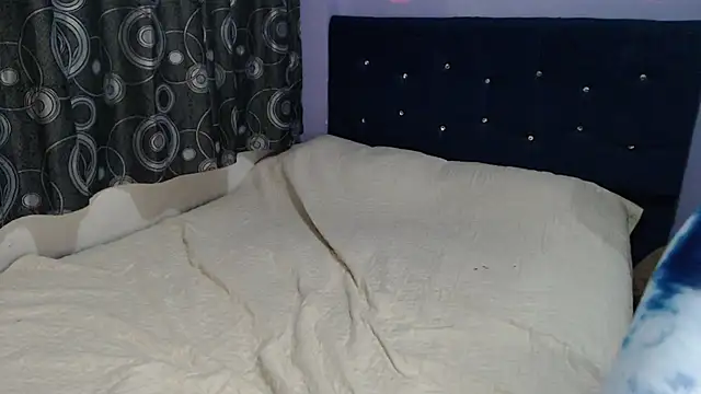 ANGELIQUE_KLANE live cam on StripChat