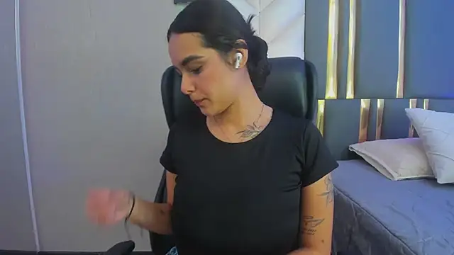 ChloeHarper_ webcam