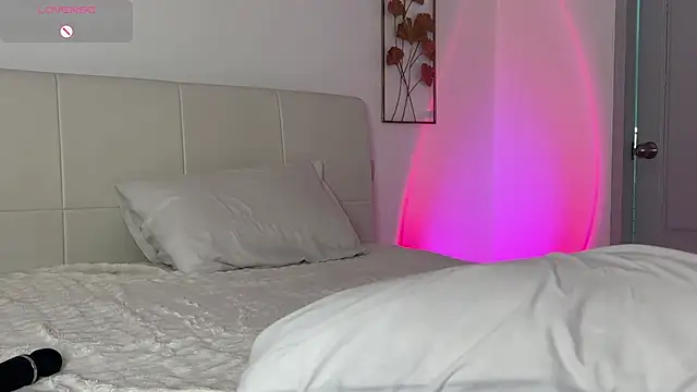 Vailyreb_ live cam on StripChat