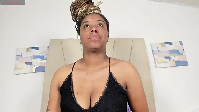 Sophia_Ebony live cam on StripChat