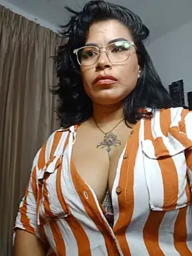 Aurorasaenz_ live cam on StripChat