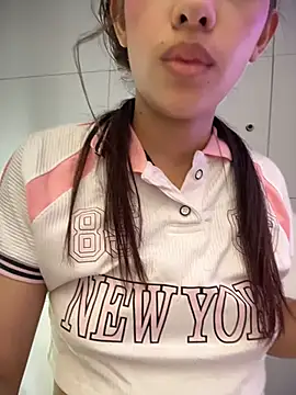 Lilyangell_ webcam
