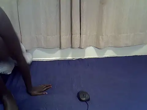 Cheeky_Sluts live cam on StripChat