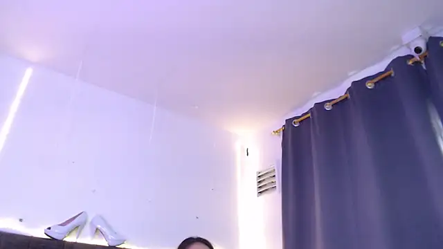 Nicol_Love0 webcam