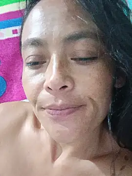 sarayulith live cam on StripChat