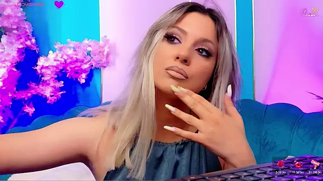 AriannaSins webcam