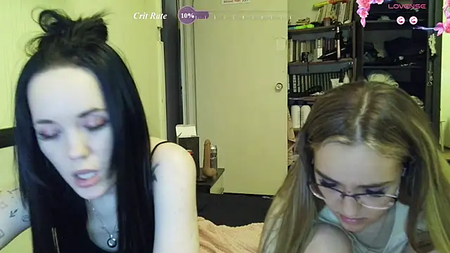 Mia_Ellis webcam