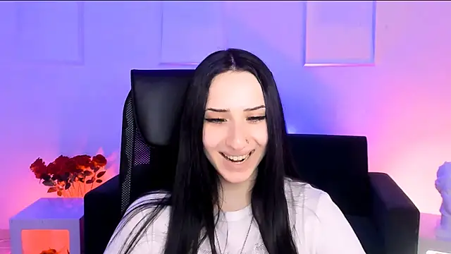 MonicaLowes webcam