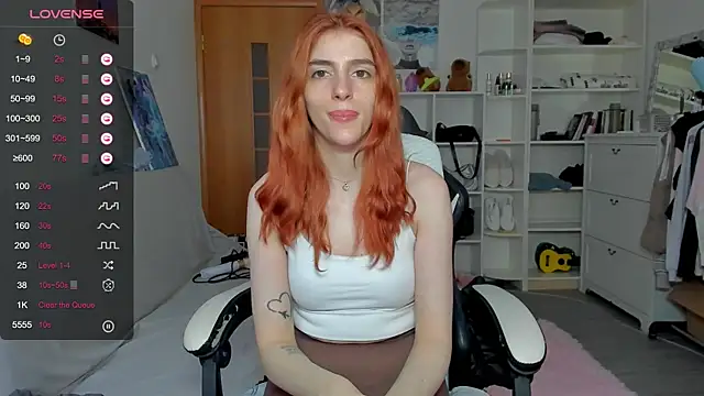 broosnica1 live cam on StripChat