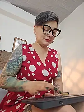 kat_paradise live cam on StripChat